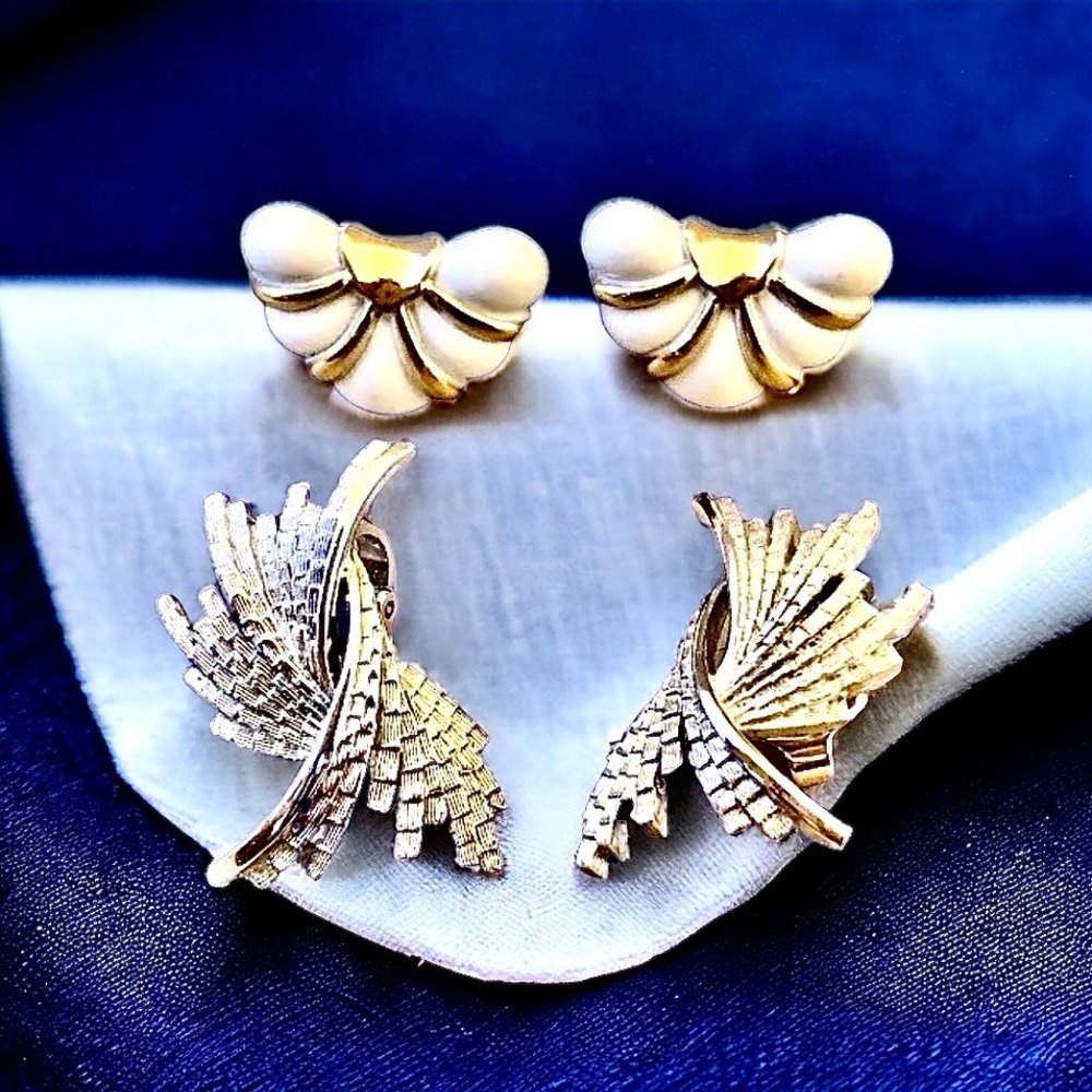 TRIFARI Vintage Earring Signed White Enamel + Silvertone 2 pair CLIP ON